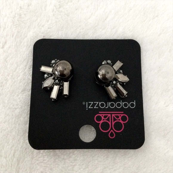 PAPARAZZI “Radical Radiance” Black Metallic Studs, Stocking Stuffer – NWT - Picture 10 of 13